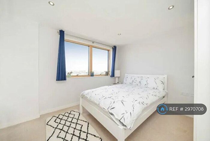 2 Bedroom Flat To Rent In Gifford Road, London, NW10