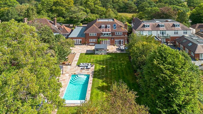 5 Bedroom Detached House For Sale In Hadley Green West, Barnet, EN5