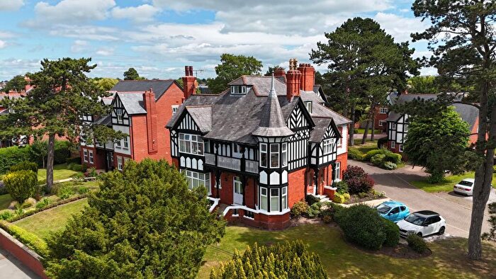2 Bedroom Apartment For Sale In Dee Banks, Great Boughton, CH3