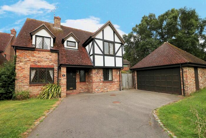 4 Bedroom Detached House For Sale In Ayletts, Broomfield, Chelmsford, CM1