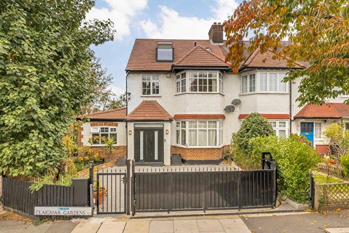 5 Bedroom Detached House For Sale In Claigmar Gardens, Finchley, N3