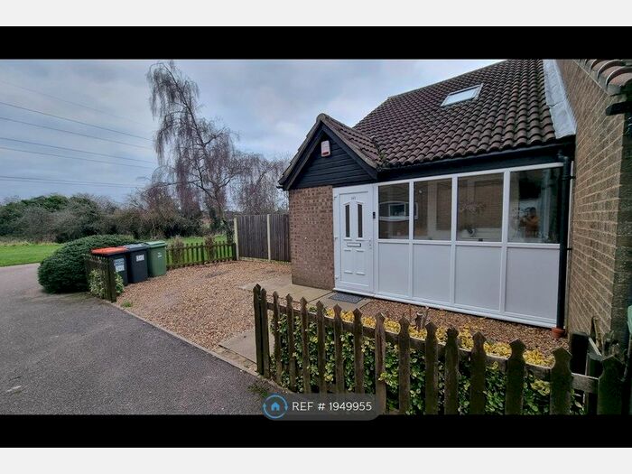 2 Bedroom End Of Terrace House To Rent In Conway Close, Houghton Regis, Dunstable, LU5