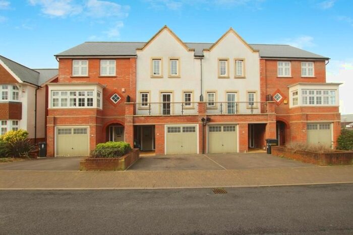 6 Bedroom Town House To Rent In Leader Street, Cheswick Village, Bristol, BS16