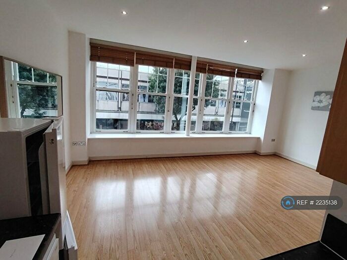 1 Bedroom Flat To Rent In Mcilroys Building, Reading, RG1