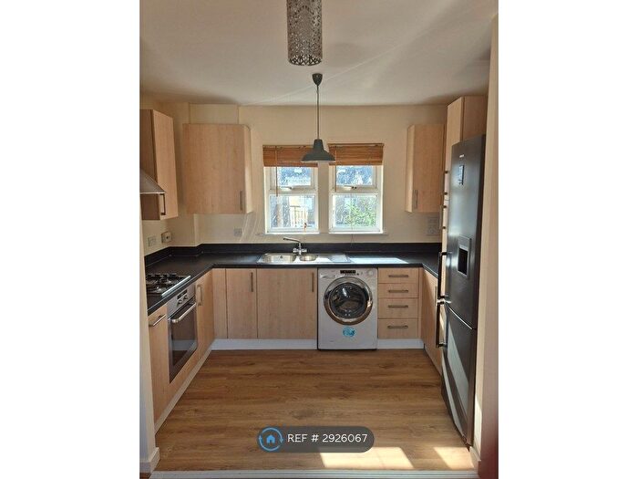 2 Bedroom Flat To Rent In Crawford Avenue, Dartford, DA1