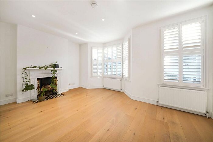 2 Bedroom Flat To Rent In Langthorne Street, London, SW6