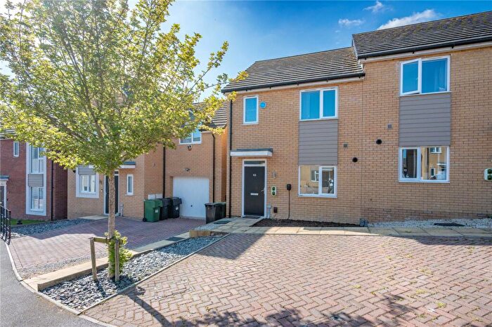 3 Bedroom Semi-Detached House For Sale In Skylark Street, Cofton Hackett, Birmingham, Worcestershire, B45
