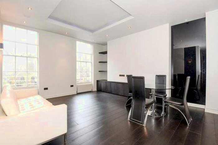 2 Bedroom Flat To Rent In Myddelton Square, Clekenwell, Islington, EC1R