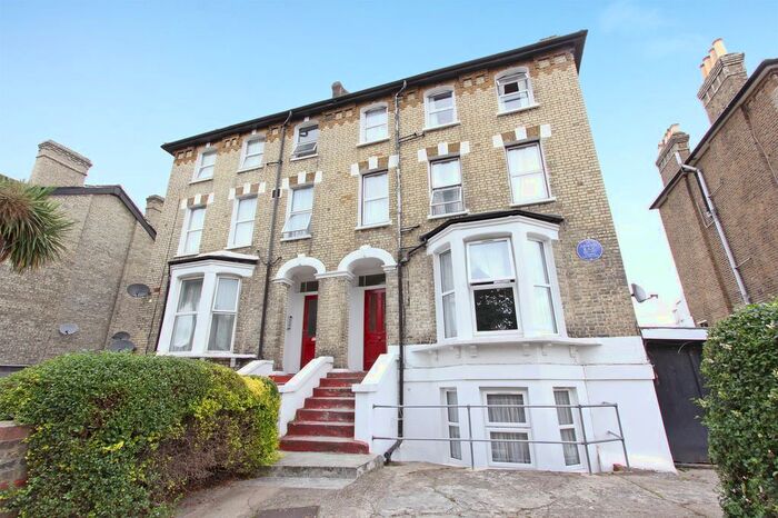 Studio To Rent In Pendennis Road, Streatham Hill, SW16