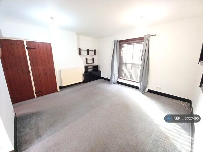 Studio To Rent In Week Street, Maidstone, ME14