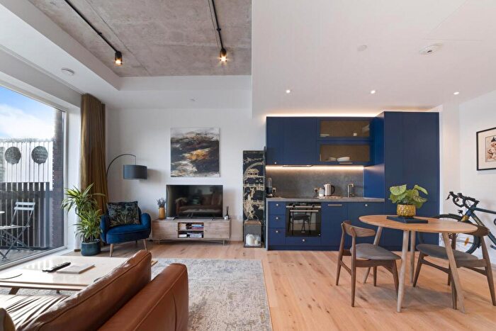 1 Bedroom Apartment To Rent In Hampden House, Goodluck Hope, London, E14