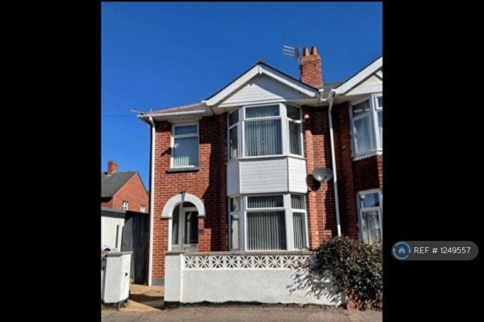 3 Bedroom Semi-Detached House To Rent In Madeira Villas, Exmouth, EX8