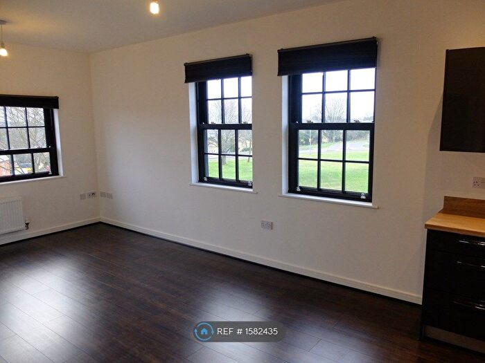 2 Bedroom Flat To Rent In Badger Close, Brackley, NN13