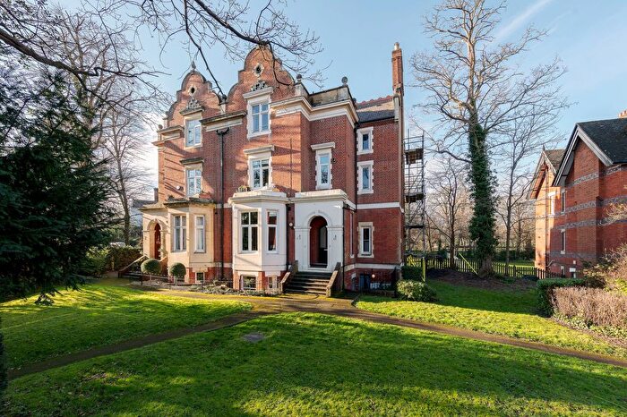 2 Bedroom Flat For Sale In Crystal Palace Park Road, London, SE26