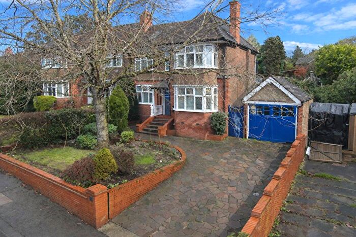 4 Bedroom Semi-detached House For Sale In Cutenhoe Road, Luton, Bedfordshire, LU1