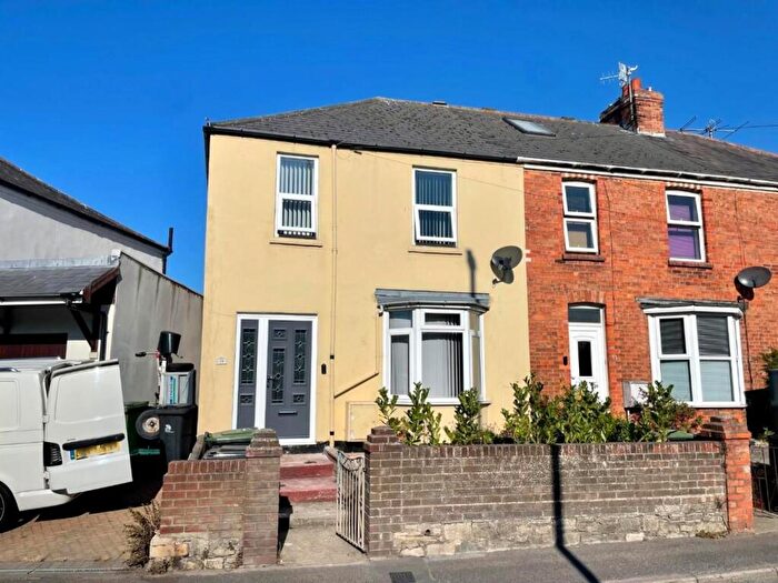 3 Bedroom Terraced House To Rent In Newstead Road, Weymouth, DT4