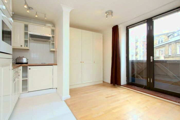 Flat To Rent In Aldersgate Court, Barbican, EC1A