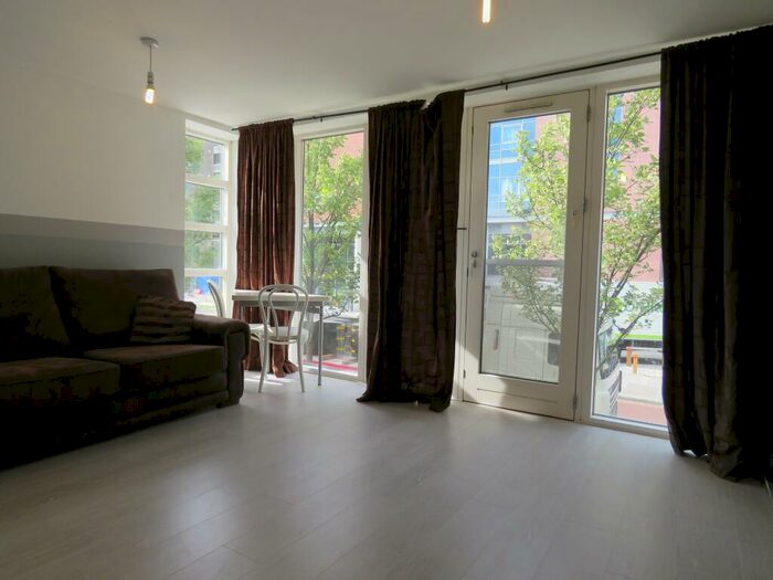 2 Bedroom Flat To Rent In Royal Quay, Kings Dock, Liverpool, L3