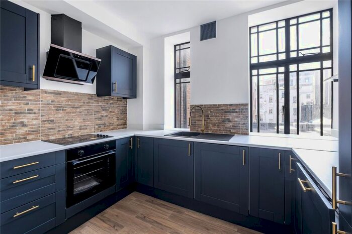 2 Bedroom Flat To Rent In Queensway, London, W2