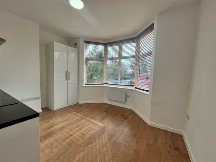 1 Bedroom Flat To Rent In Kenton Road, Harrow, Middlesex, HA1