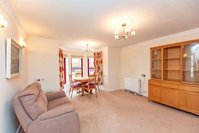 2 Bedroom Flat For Sale In Whatley Road, Bristol, BS8