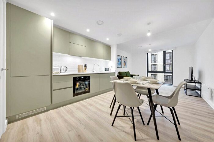 2 Bedroom Apartment To Rent In Viva Court, Kimpton Road, Luton, LU2