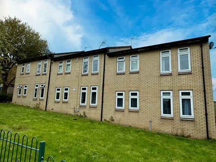 1 Bedroom Apartment For Sale In Peaseland Road, Cleckheaton, BD19