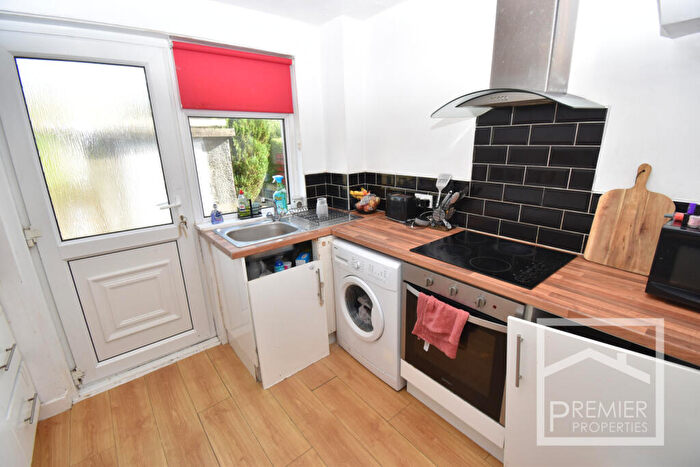 3 Bedroom End Of Terrace House For Sale In Chalmers Drive, East Kilbride, G75