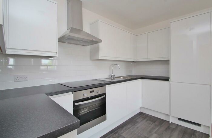 2 Bedroom Apartment To Rent In Dunbar Road, New Malden, KT3