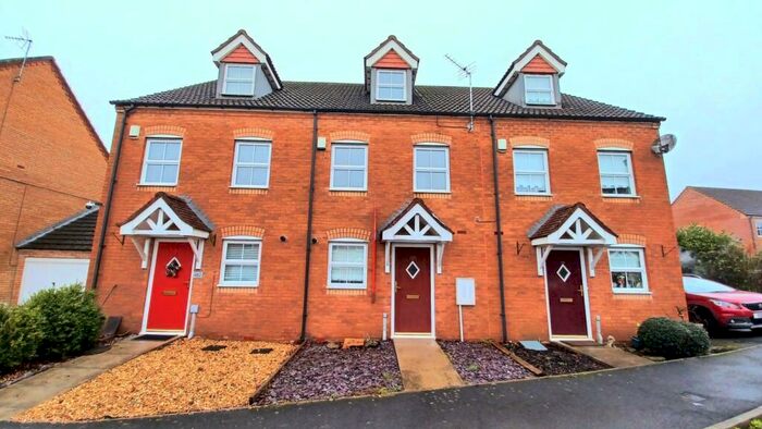 3 Bedroom Town House For Sale In Northbridge Park, St. Helen Auckland, DL14