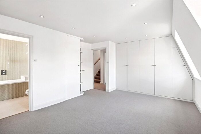 3 Bedroom Flat To Rent In Elystan Street, London, SW3