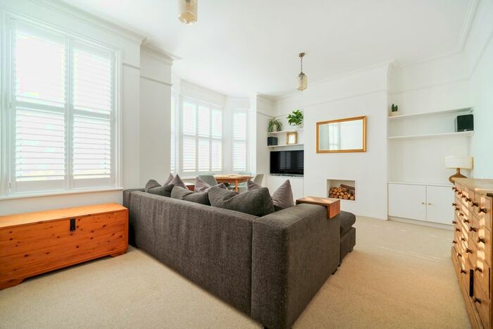 2 Bedroom Maisonette To Rent In Port Hall Road, Brighton, BN1