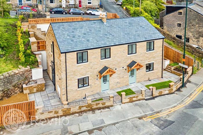 3 Bedroom Semi-Detached House For Sale In Stockport Road, Mossley, OL5