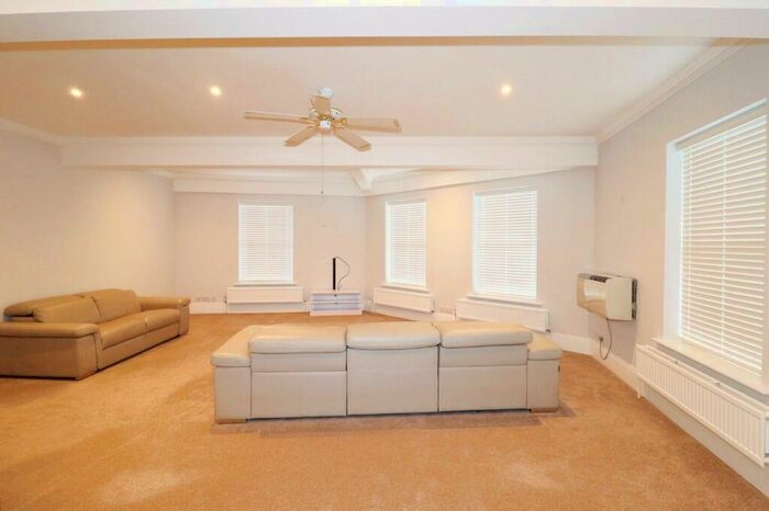 3 Bedroom Penthouse To Rent In Park Road, East Molesey, Surrey, KT8