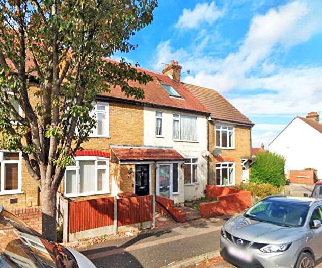 5 Bedroom Terraced House To Rent In Fourth Avenue, Gillingham, ME7