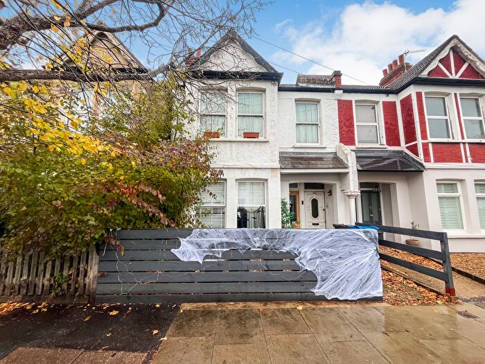 2 Bedroom Flat For Sale In Clarendon Road, Colliers Wood, London, SW19