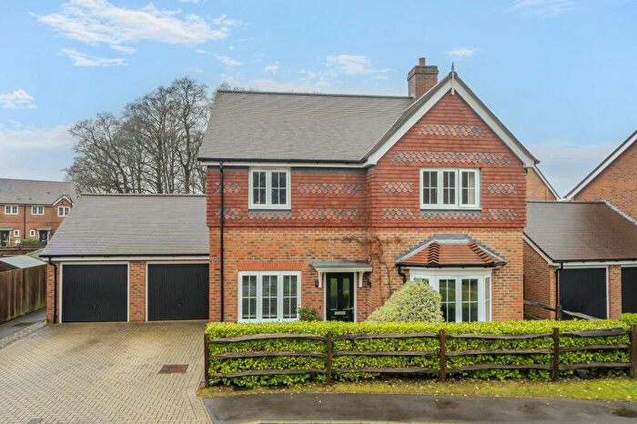 4 Bedroom Detached House For Sale In Tennyson Way, Grayshott, GU26