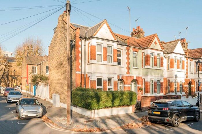 4 Bedroom End Of Terrace House To Rent In Ridgdale Street, Bow, London, E3