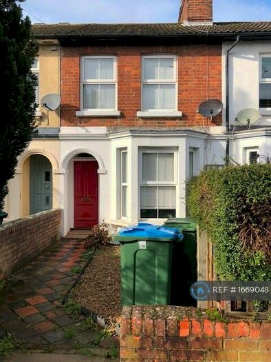 2 Bedroom Terraced House To Rent In Queen Street, Aylesbury, HP20