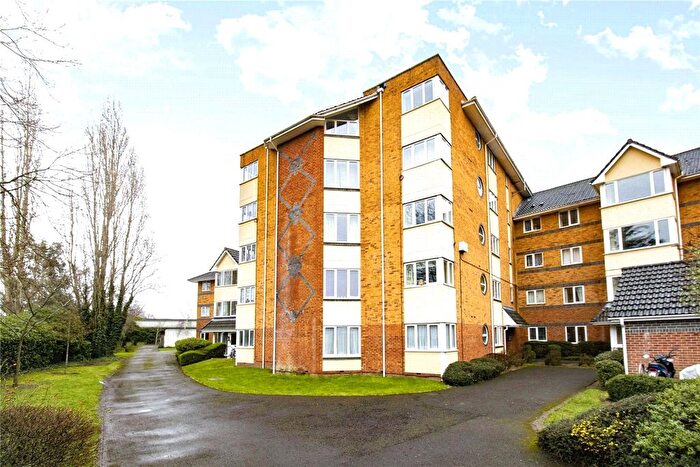 2 Bedroom Flat To Rent In Winslet Place, Oxford Road, Reading, Berkshire, RG30