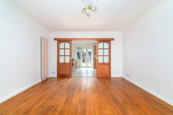 3 Bedroom End Of Terrace House To Rent In Denny Gardens, Dagenham, RM9