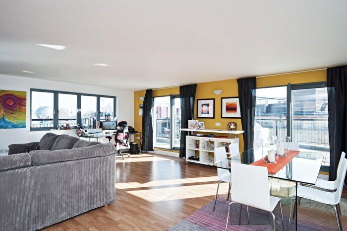 3 Bedroom Flat To Rent In The Colour House, Bermondsey, SE1