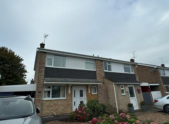 3 Bedroom Semi Detached House To Rent In Pinnegar Way, Covingham, Swindon, SN3
