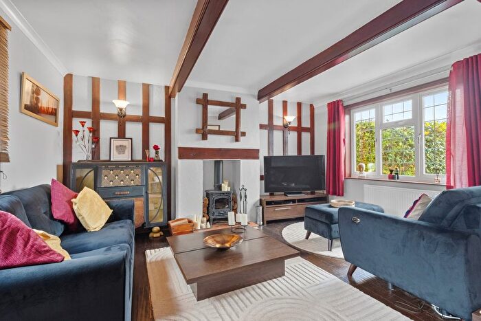 4 Bedroom Semi-Detached House For Sale In Oakhurst Road, Battle, TN33