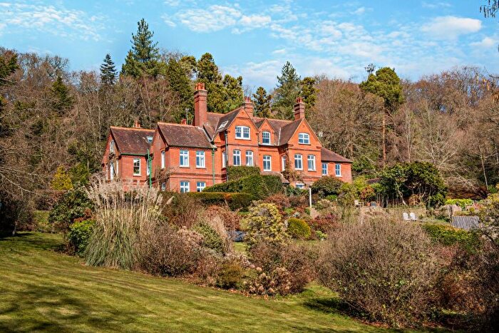 4 Bedroom House For Sale In Broomhill, Bannacle Hill Road, Sandhills, Godalming, GU8