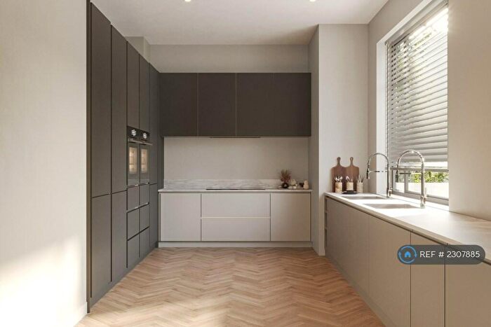 4 Bedroom Semi-Detached House To Rent In -, Salford, M7