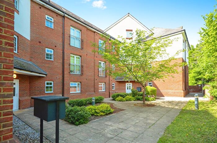 2 Bedroom Flat For Sale In Millstone Way, Harpenden, AL5
