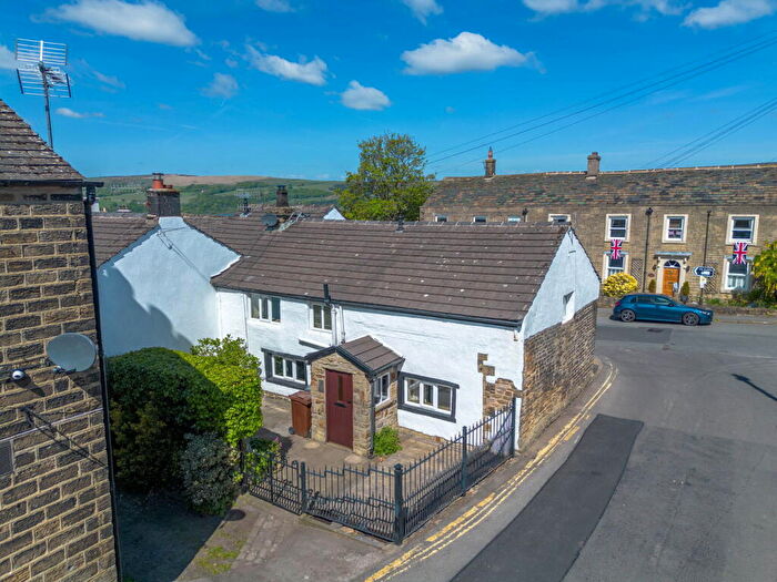 2 Bedroom Semi-Detached House For Sale In Temple Street, Padfield, SK13