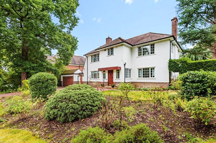 4 Bedroom Detached House To Rent In Bears Den, Kingswood, KT20