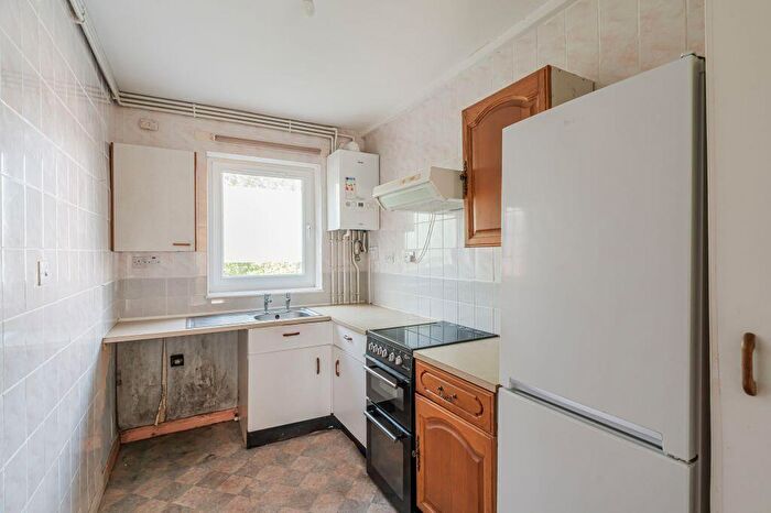 2 Bedroom Flat For Sale In / West Pilton Crossway, Edinburgh, EH4